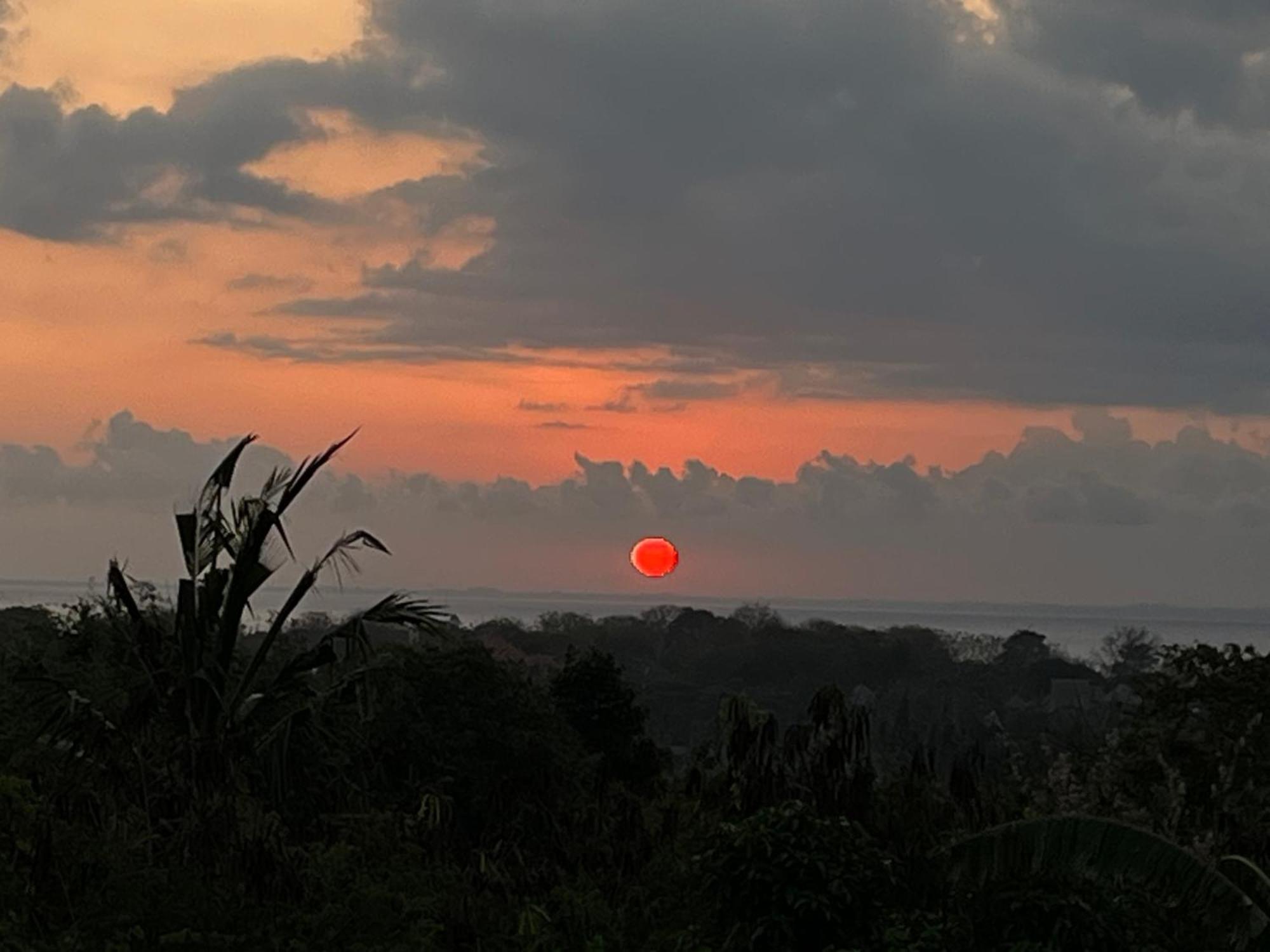 Hotel Sunset Hill Lembongan Extérieur photo