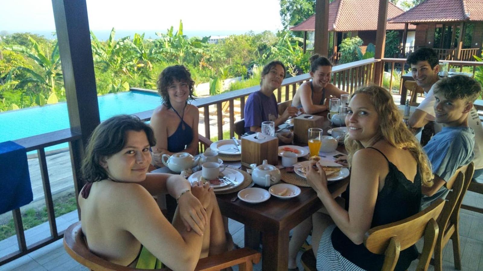 Hotel Sunset Hill Lembongan Extérieur photo